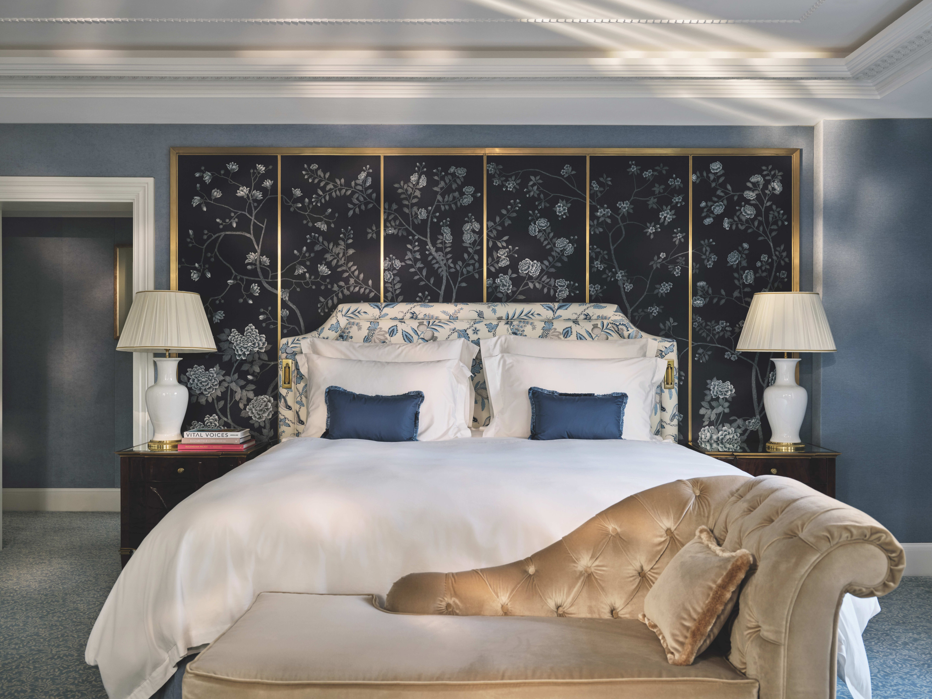 Dorchester Hotel Logo