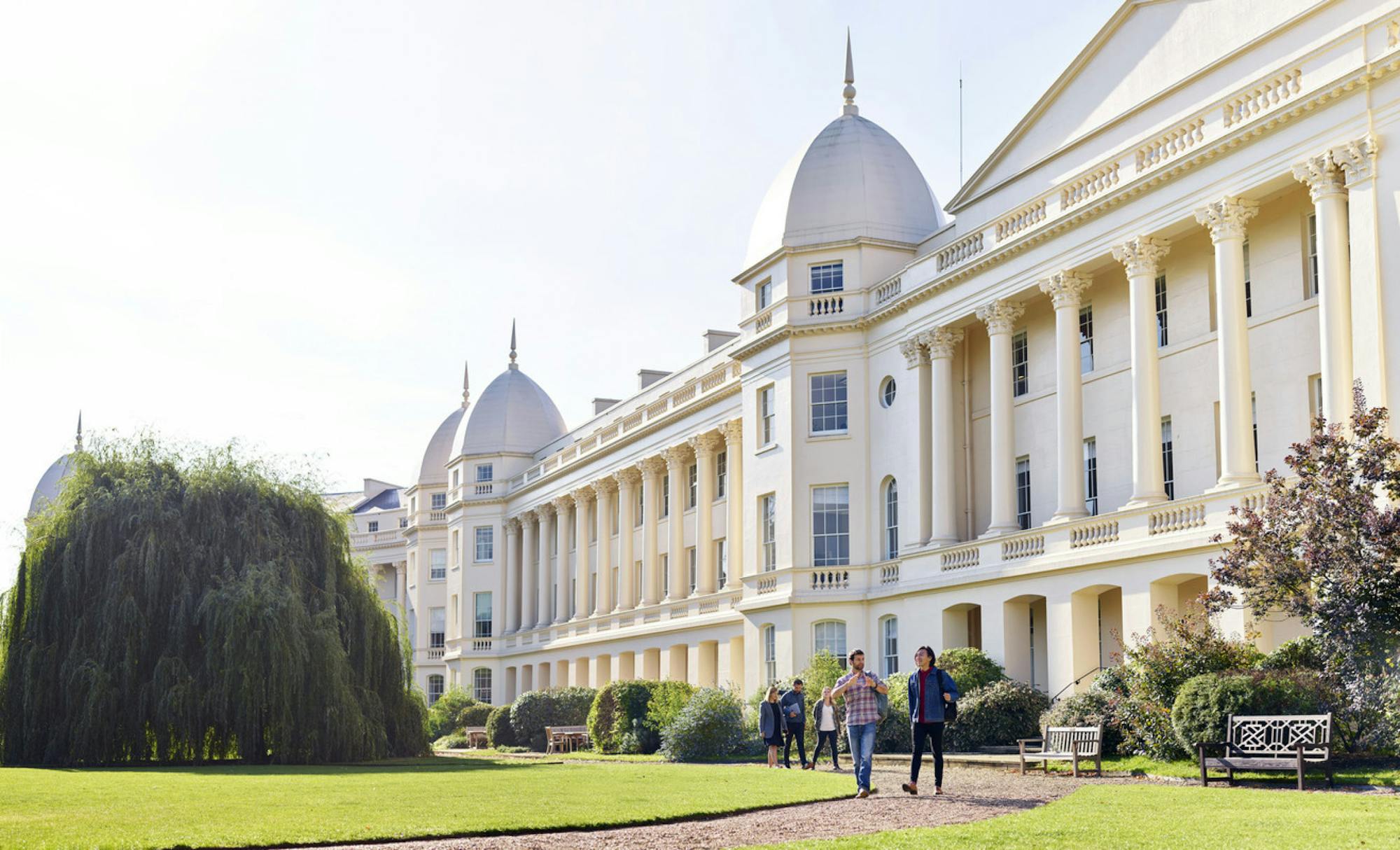 Programmes Luxury Leaders of Tomorrow, with London Business School 