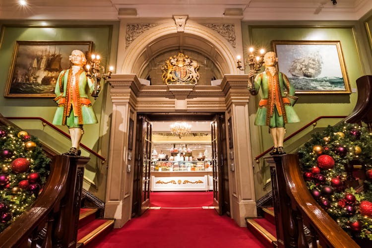 William Wolfe’s Guide To Excellent Living In London: Fortnum & Mason